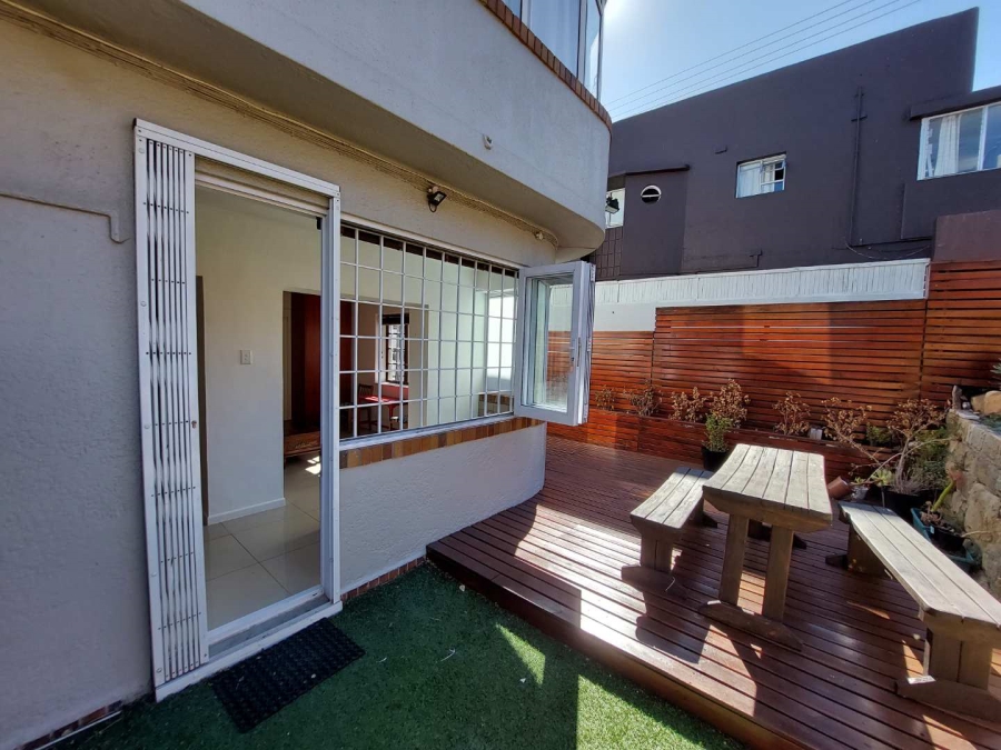 To Let 1 Bedroom Property for Rent in Oranjezicht Western Cape